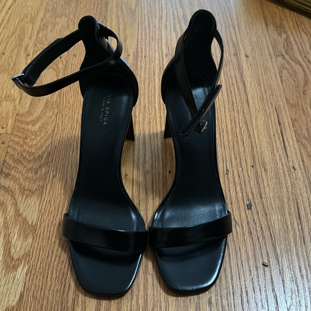 Via Spiga Faxon Black Heels